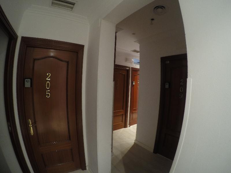 Hostal La Estrella Madrid Exterior photo