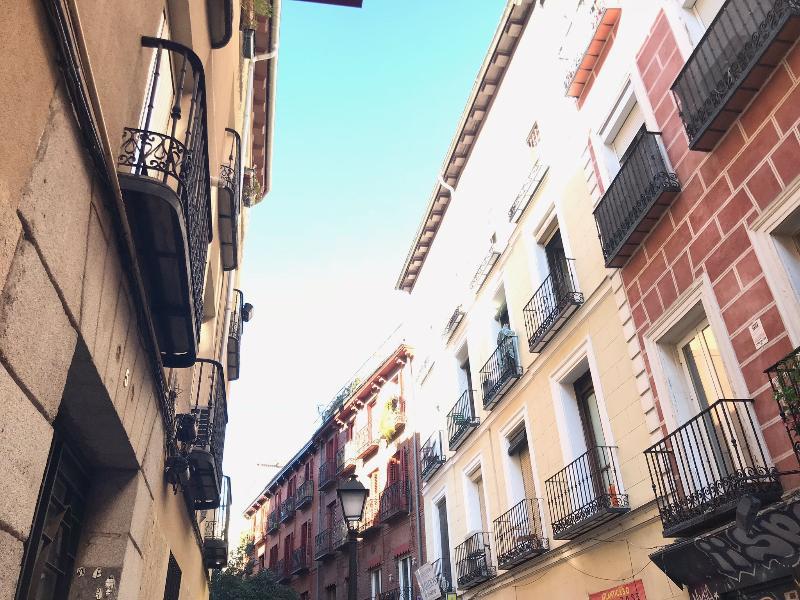 Hostal La Estrella Madrid Exterior photo